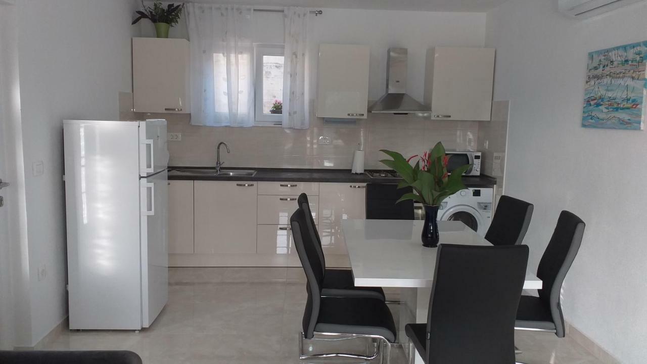 Apartment Zaklopatica Lastovo Экстерьер фото