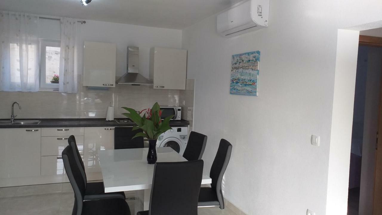 Apartment Zaklopatica Lastovo Экстерьер фото