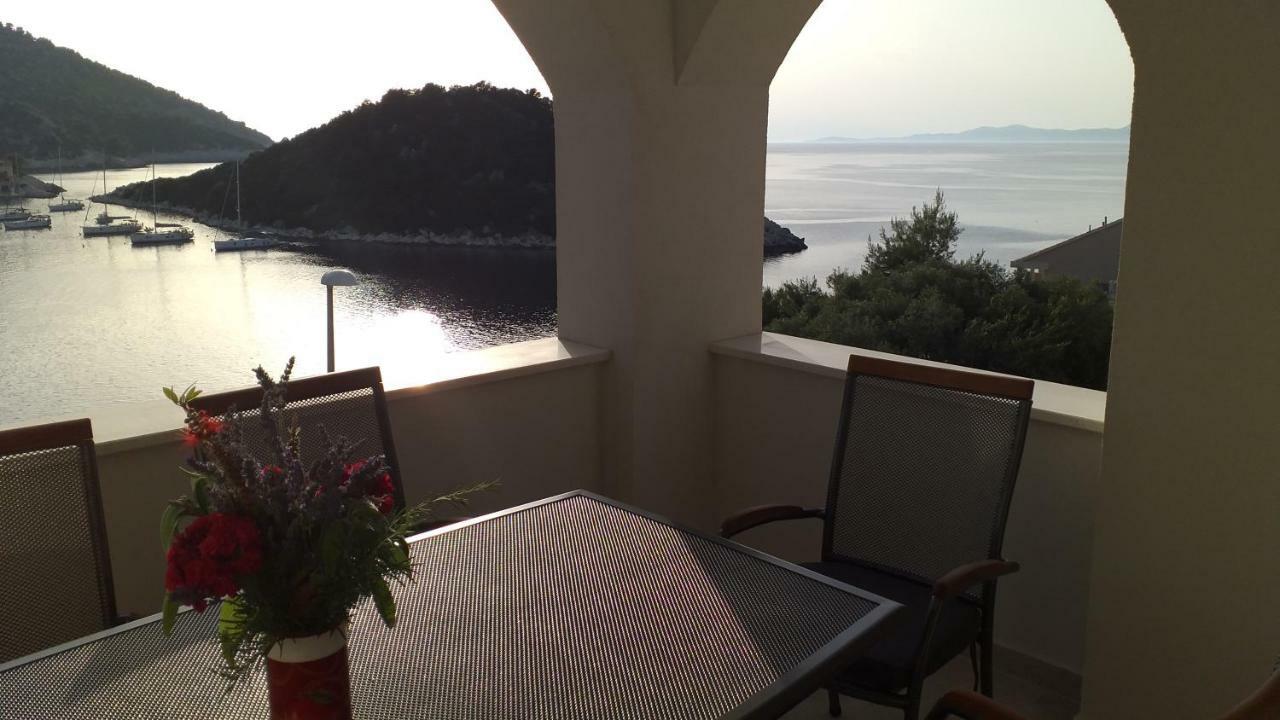 Apartment Zaklopatica Lastovo Экстерьер фото