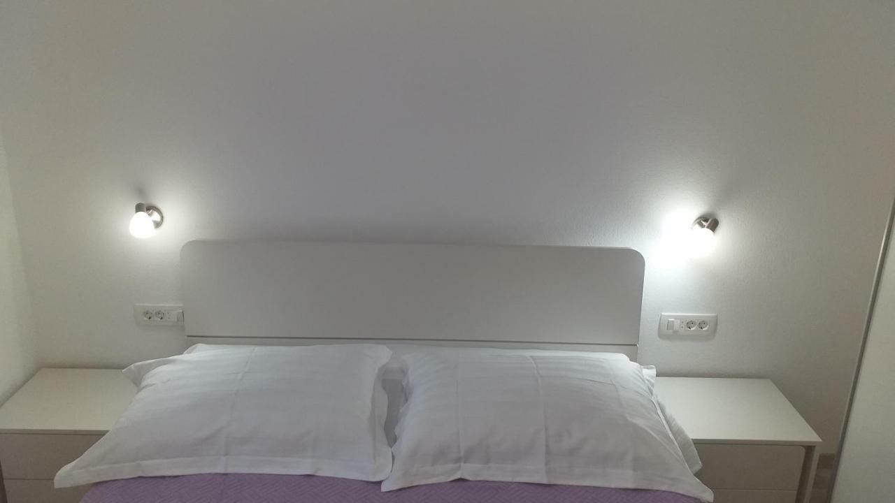 Apartment Zaklopatica Lastovo Экстерьер фото